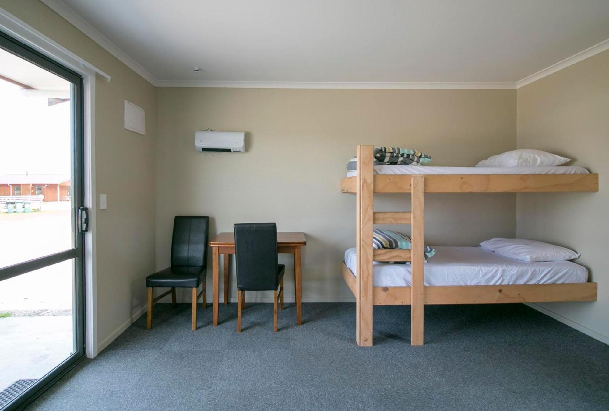 Hokitika Holiday Park Room photo
