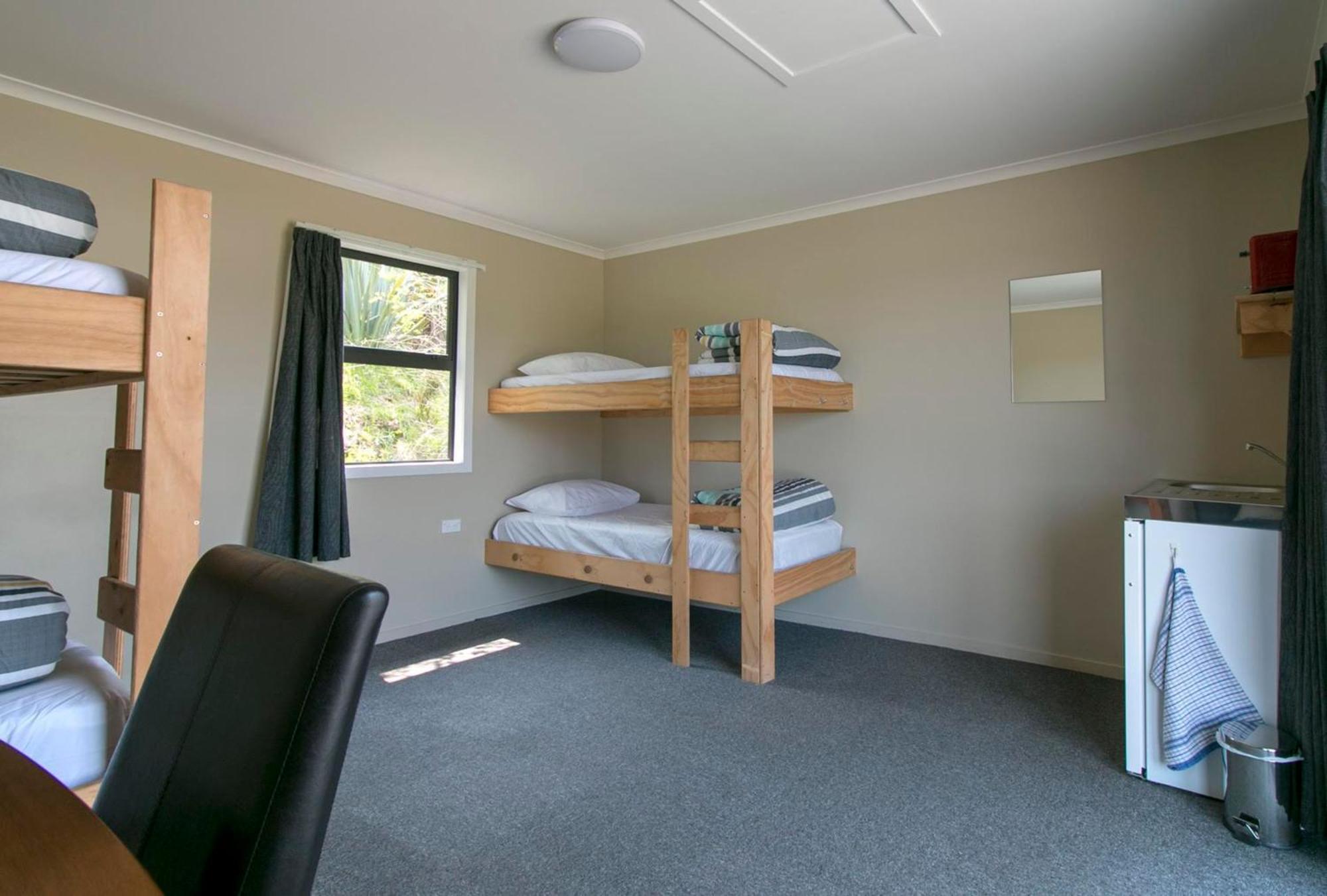 Hokitika Holiday Park Room photo