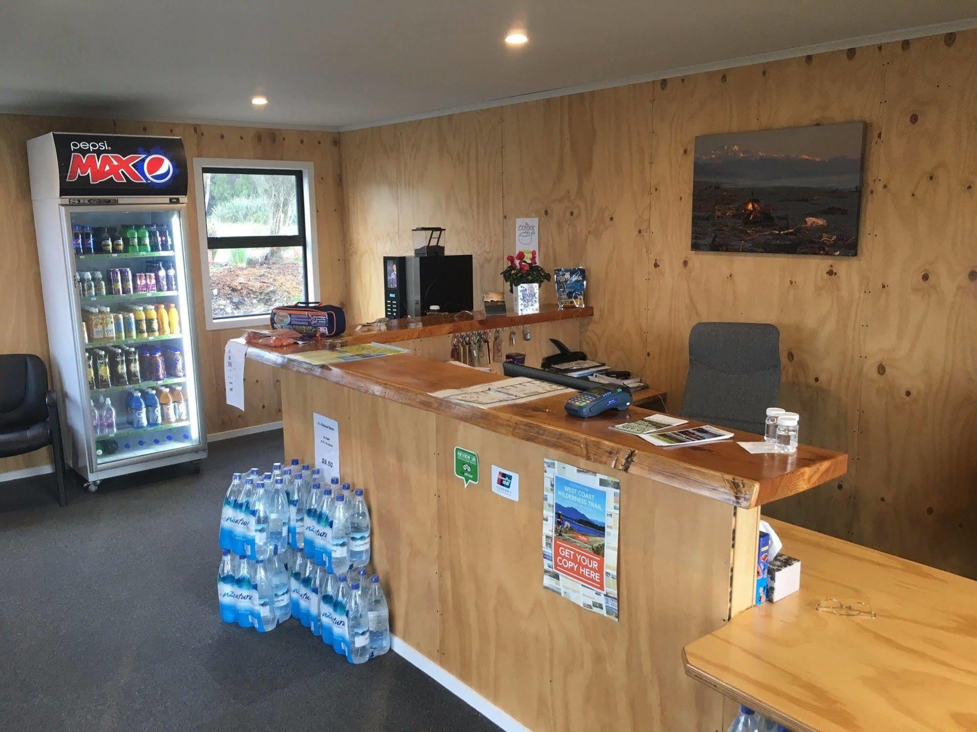 Hokitika Holiday Park Exterior photo