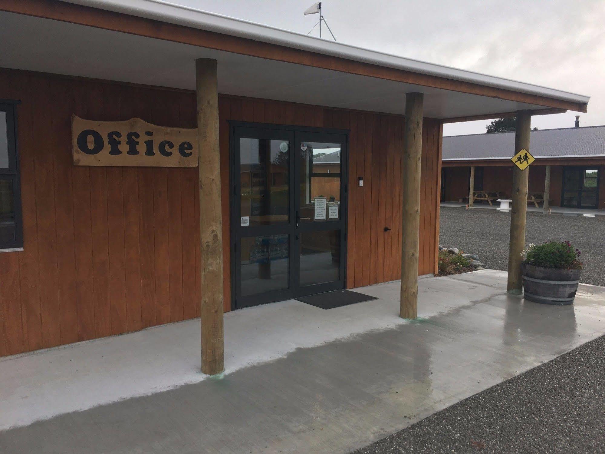 Hokitika Holiday Park Exterior photo